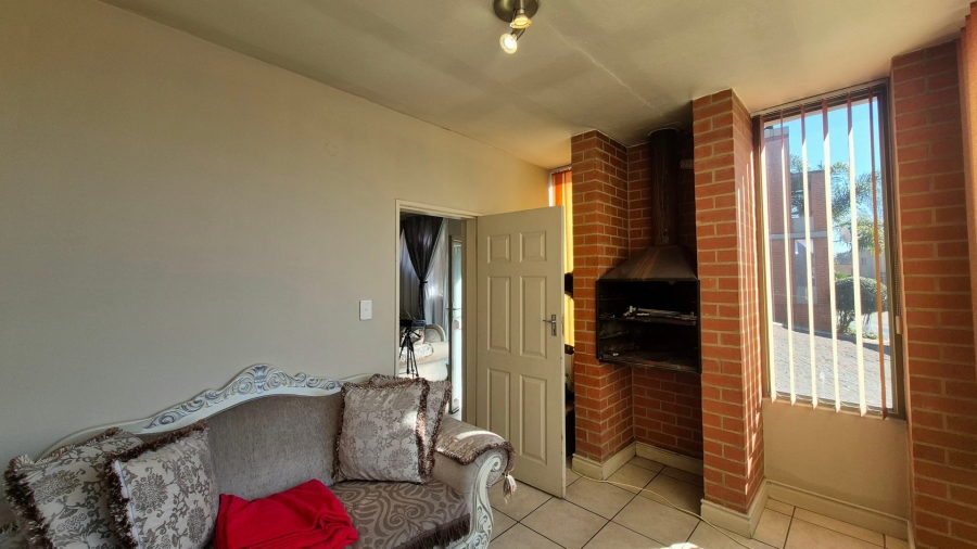2 Bedroom Property for Sale in Dassie Rand North West